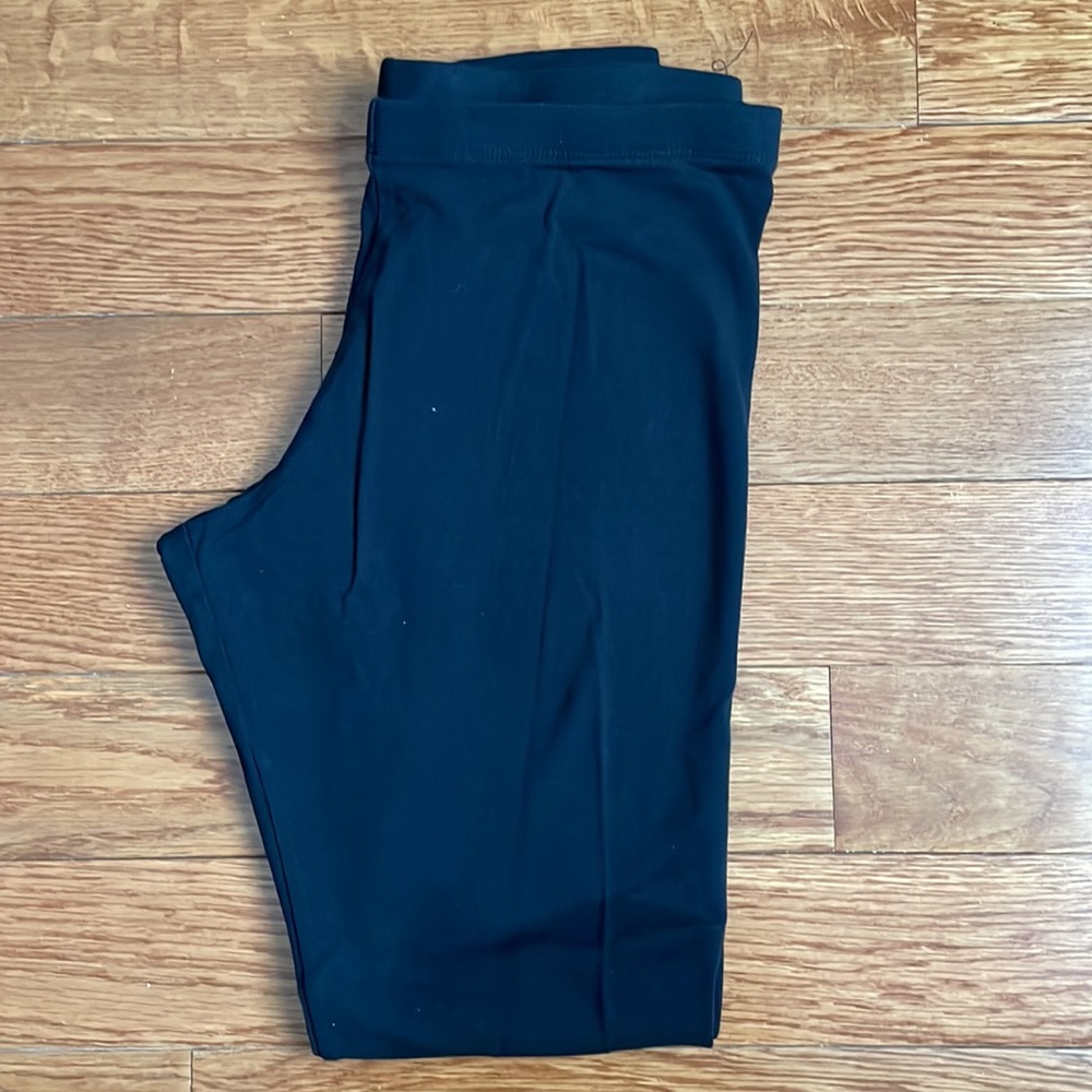 NWOT Victorias Secret Black leggings - M